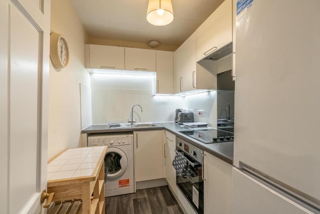 Lovely In Excellent Centre Location Apartment Edinburgh